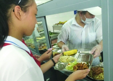 ldpe glove in school cafeteria